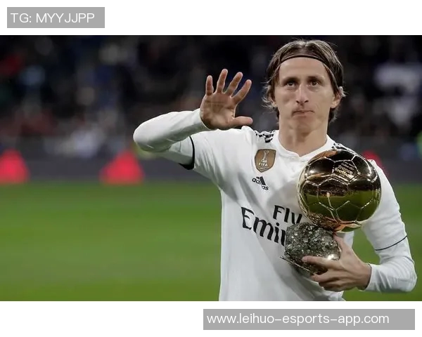 以翻栏杆动作成名的足球球星激情与热血背后的传奇故事 以翻栏杆动作成名的足球球星激情与热血背后的传奇故事