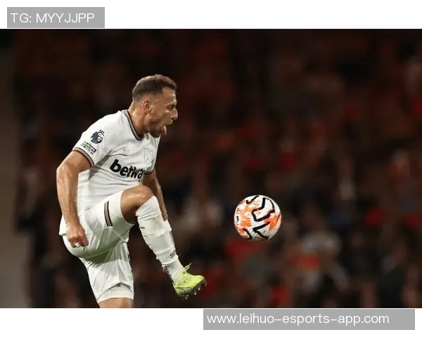 捷克足球球星泡吧夜生活揭秘与球场外的别样风采 捷克足球球星泡吧夜生活揭秘与球场外的别样风采