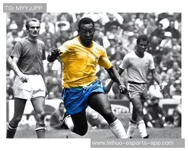 球星经典回顾：重温足球历史上的那些辉煌瞬间与传奇表现