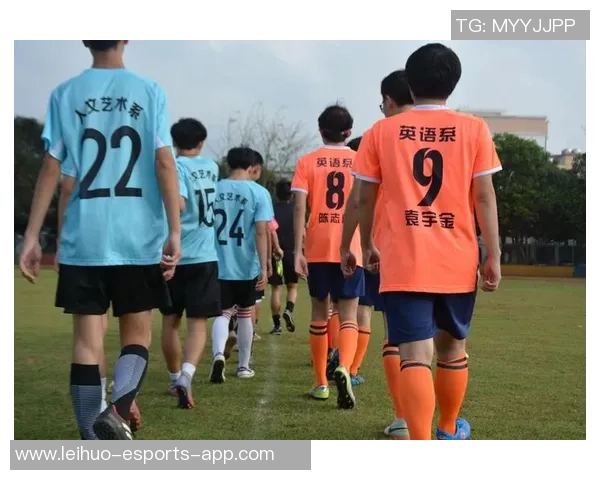 荷兰乌得勒支足球队球星崛起 赛场英姿勃发成为未来之星