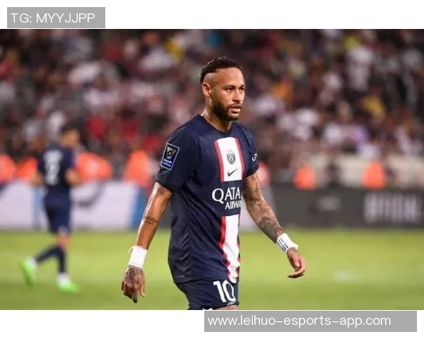 内马尔的一天:从晨跑到比赛,探索足球巨星的日常生活与幕后故事 内马尔的一天:从晨跑到比赛,探索足球巨星的日常生活与幕后故事